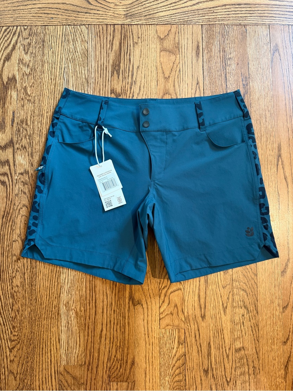 Women’s Wild Rye Performance Shorts in Teal with Side Cheetah Accent